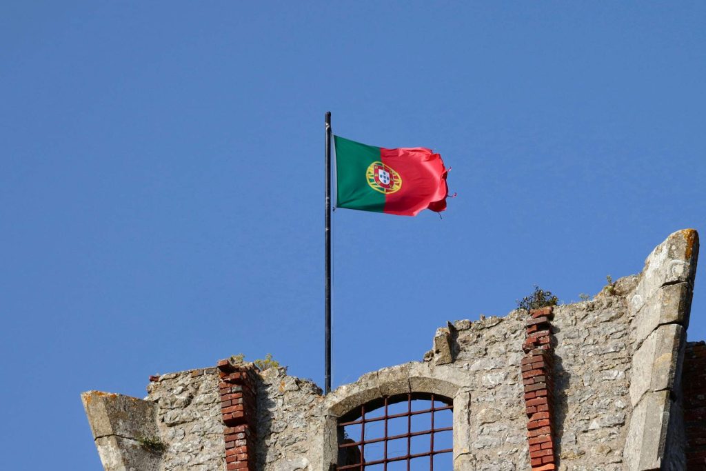 Understand what happens when a Portugal Golden Visa fund matures. Explore extension clauses, distributions, liquidity limits and the legal questions to resolve before exiting.